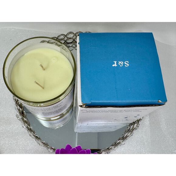 Summer & Rose Blue Chalcedony Mineral Candle 14oz – Roman Chamomile Scent - Picture 3 of 6